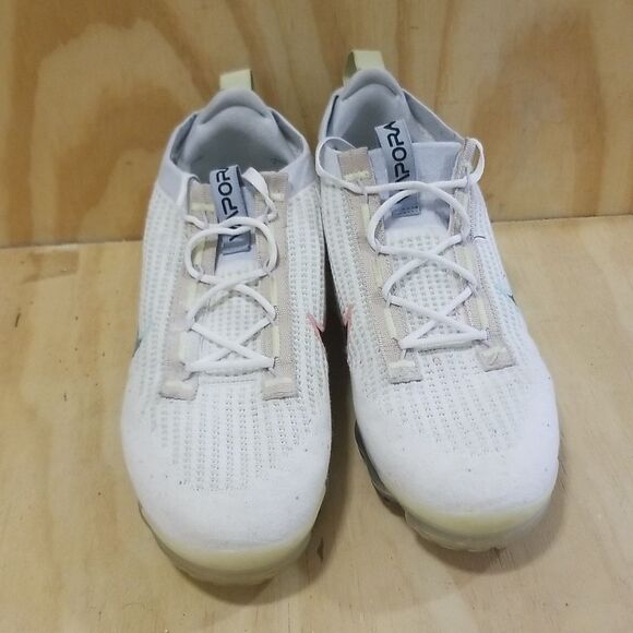 Nike Air VaporMax Flyknit 2021 Mens Size 11 1/2 DQ7758-100 - Picture 2 of 8